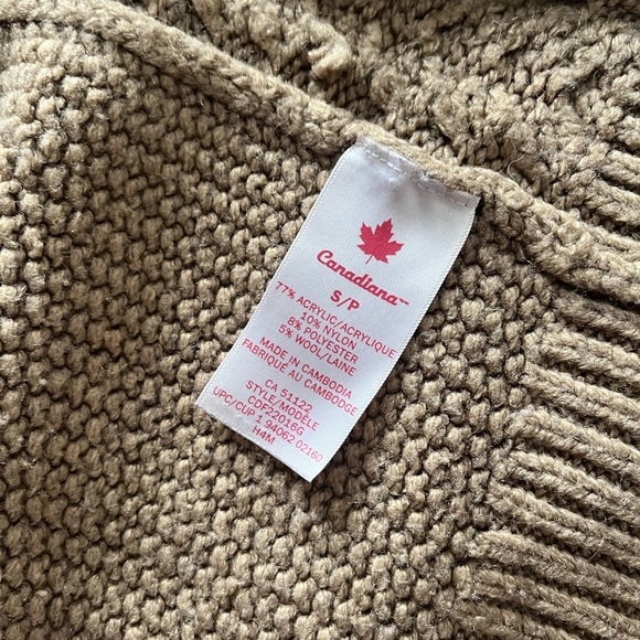 Canadiana Girls Size Small (5/6) Knit Cardigan - Picture 3 of 4